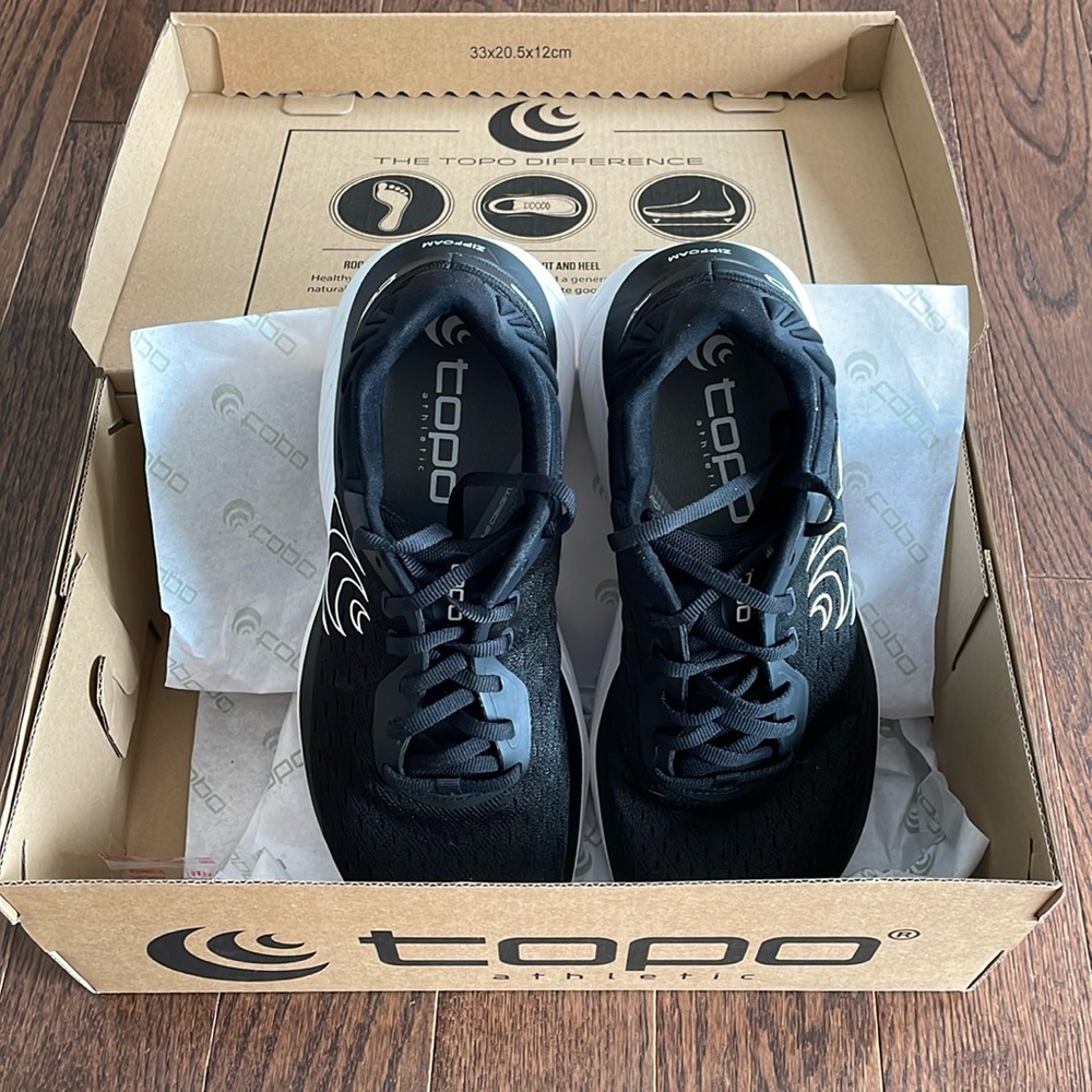 Practically new Topos Atmos size 7.5